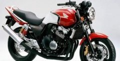 The Honda CB400 aka Super 4, is the most common Class 2A bike on Singapore roads due to its reasonable power and torque, as well as easy riding posture.